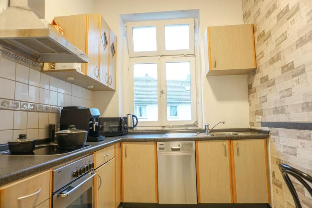 Apartment In Wuppertal - Charmante 3-Zimmer-Oase Mit Kamin Und Badewanne Exterior photo